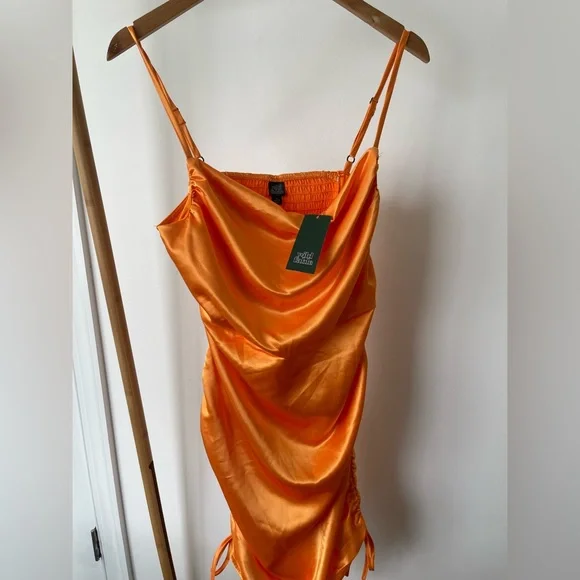 🔥Flash Sale🔥 Women's Ruched Side Bodycon Dress Wild Fable Orange
Satin Medium - Picture 9 of 10